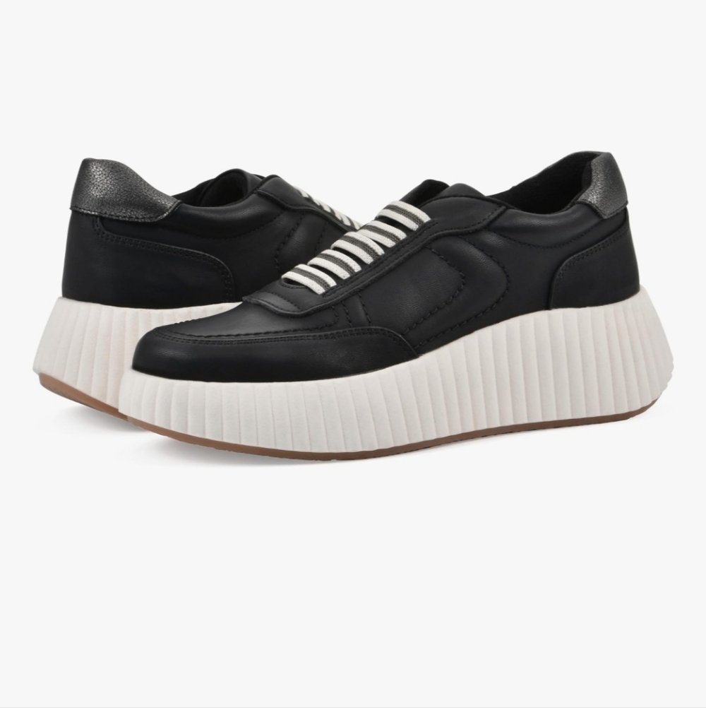 WOMANS-Black and White Sneakers